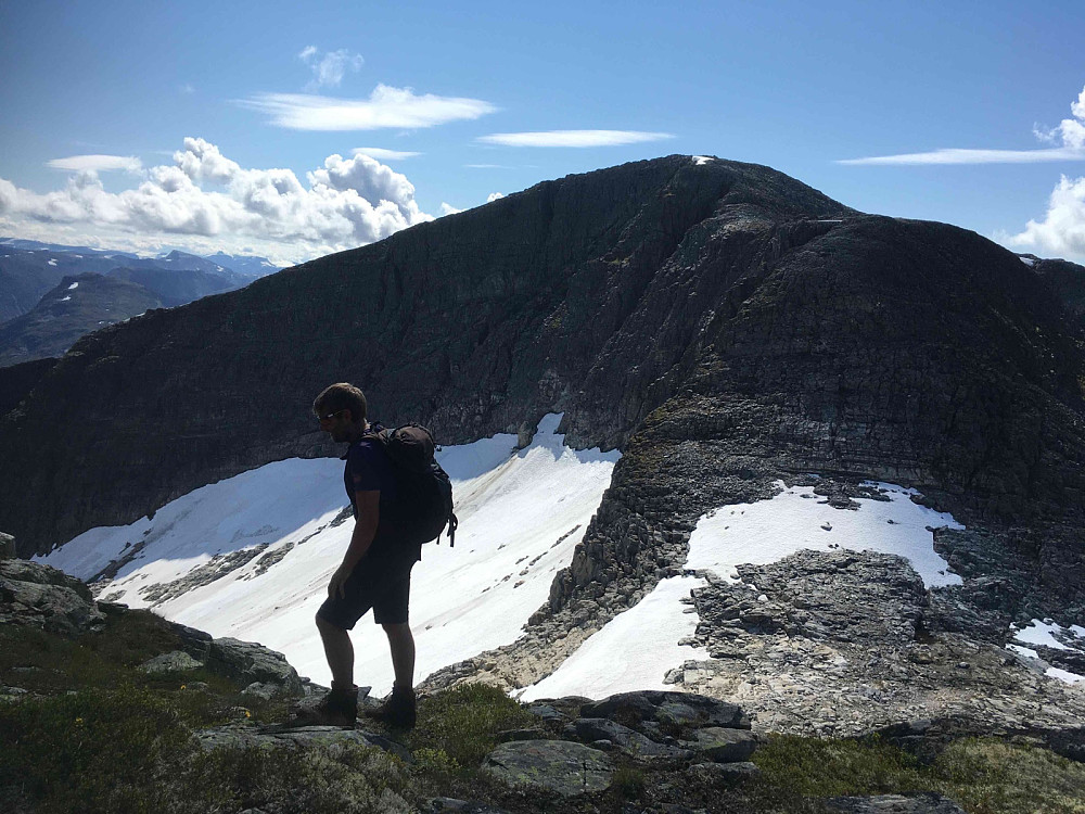 På veg til Sætredalsfjellet, sørtoppen i bakgrunnen
