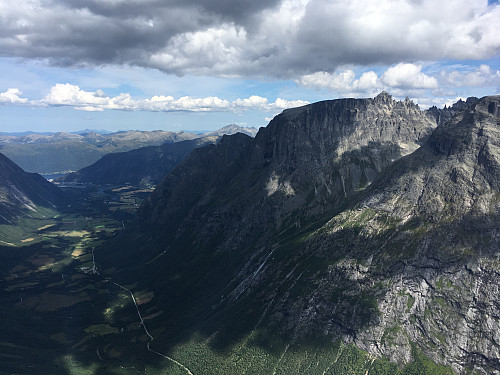 Isterdalen frå Bispen