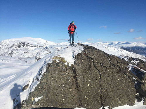Indre Hennesvartegga. Flott riss opp til toppen :-)