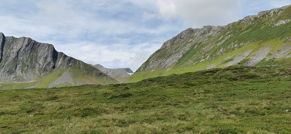 Mot Hyrningane, Ørstamunnen og Tverrfjellet