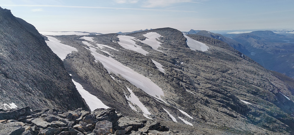 Ifrå Bukkenibba 1520 moh Bremanger mot neste toppmål Høgefjellet 1411 moh 