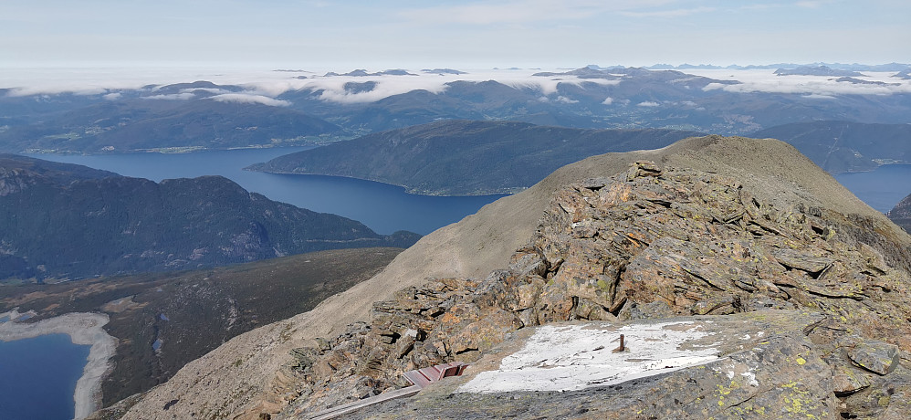  Ifrå Bukkenibba 1520 moh Bremanger 