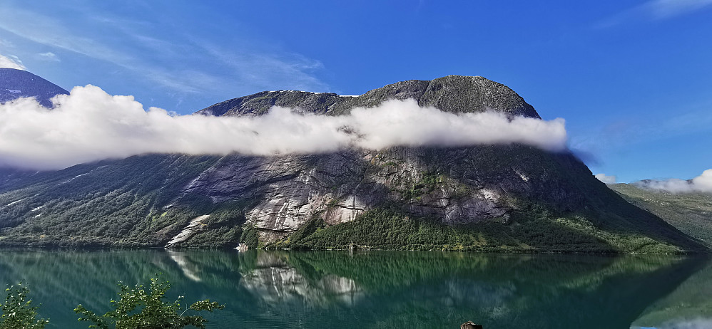 Fin morgenstemning ifrå Kjøsnesfjorden i Jølster