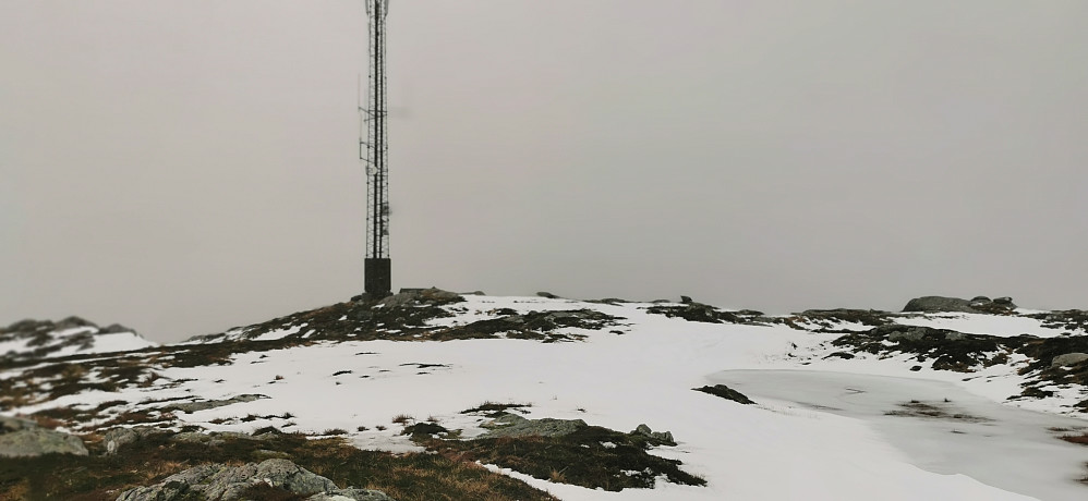 Kuling på toppen av Hatlesetnipa