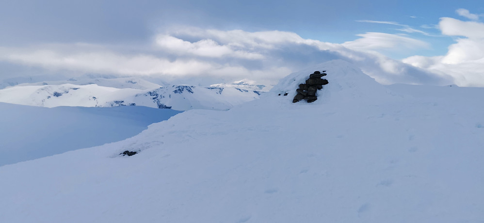 Bilder teke raskt i den harde vinden.