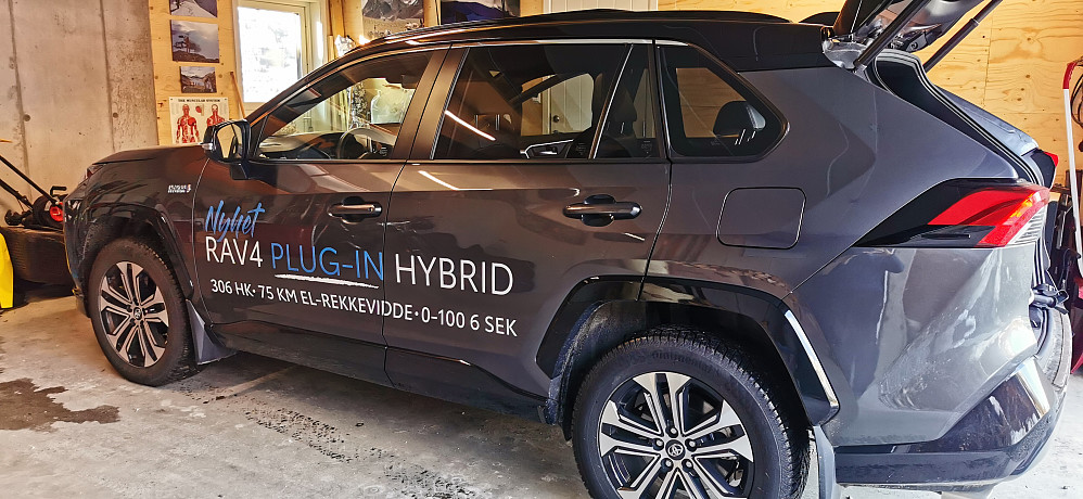 Biltest ifrå Toyota. Miriam meiner dette er ny turbil! :)