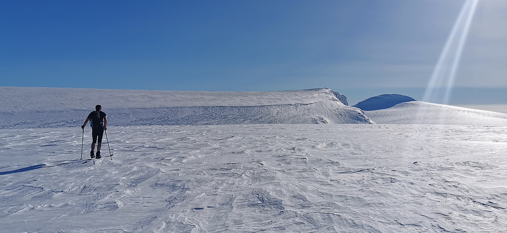 Mot 1710 og Snønipa 1827