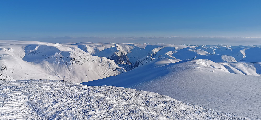Ifrå toppen av Snønipa mot Haugadalen