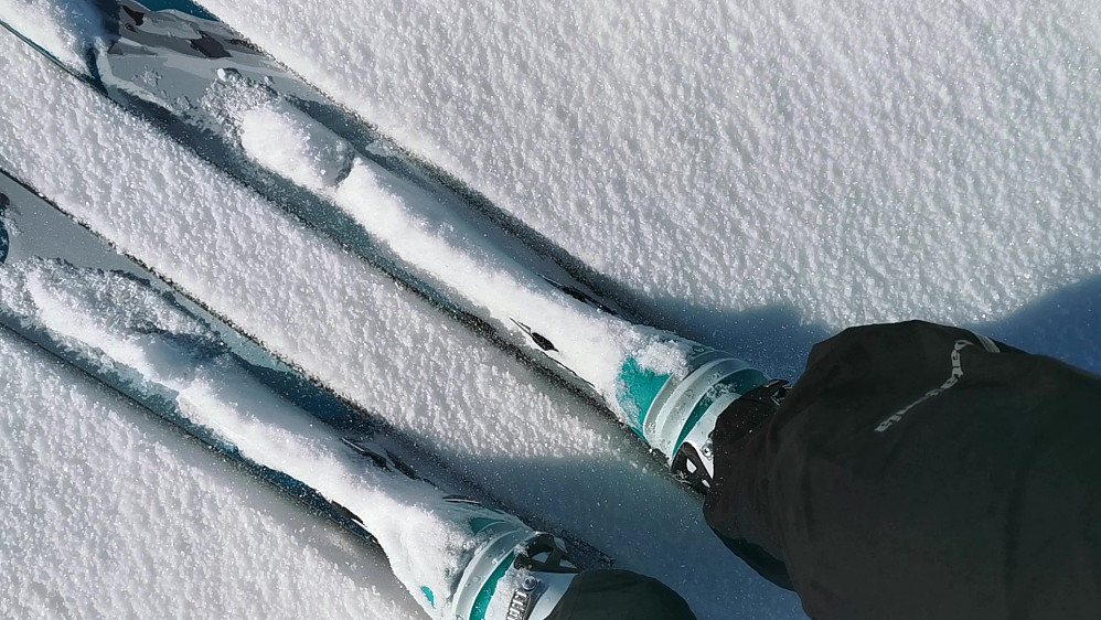 Mjellsnø og silkeføre på breen idag! :)
