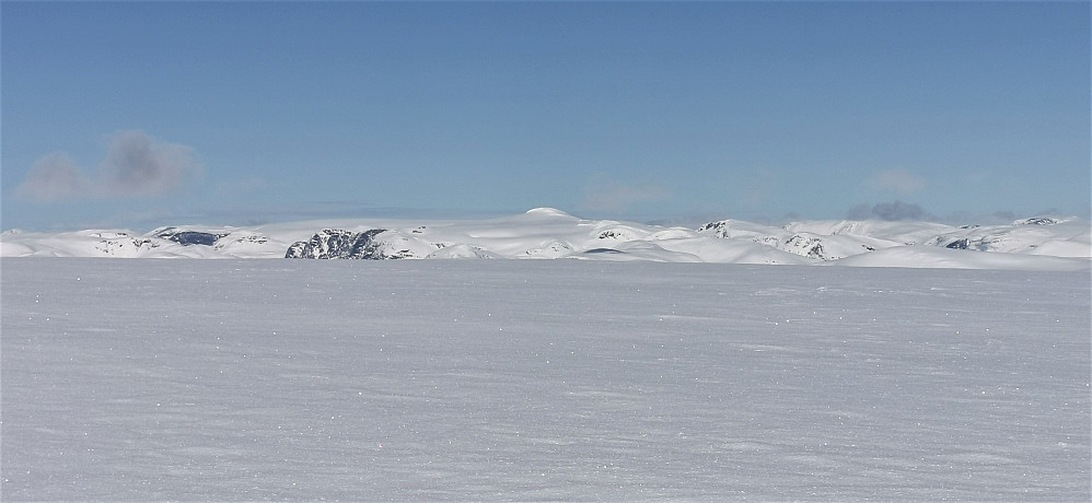 Snønipa 1826 ruver fint herifrå Grovabreen.  