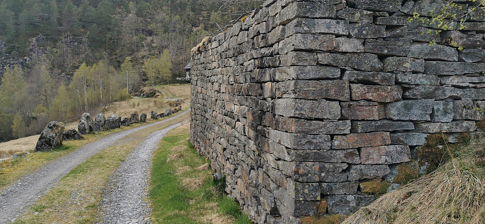 Ein mur det står respekt av, enkelt og greit! :)