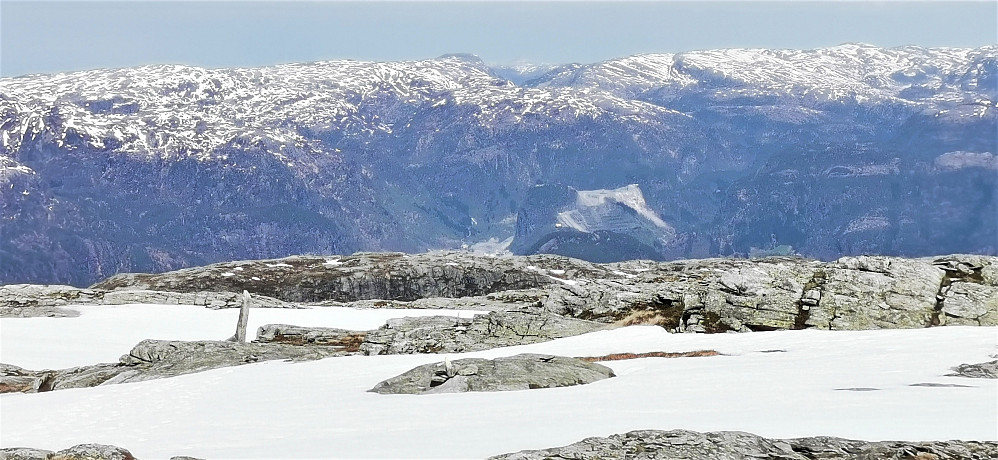 Husafjellet er ikkje vanskelig å få auge på ifrå toppen av Høgafjellet