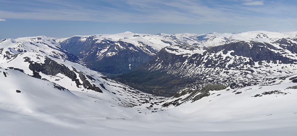 Snønipa bakerst