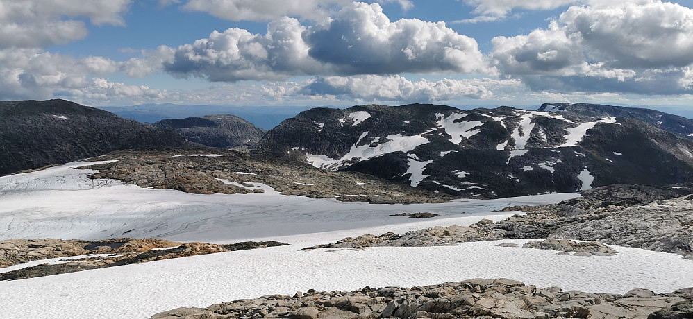 Ifrå Øst for Steindalsbreen mot Torstadnakken 