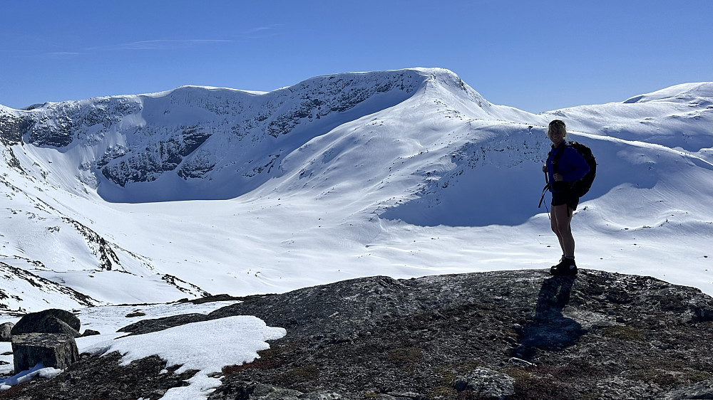 Ifrå toppen av Blåfjellet med Isvassnipa i bakgrunn.