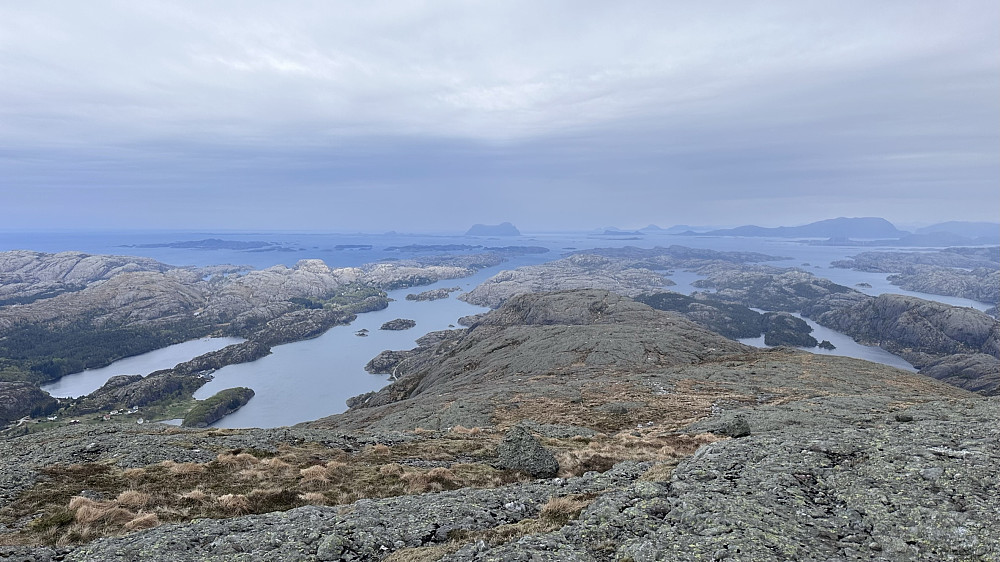 Eit spesielt og flott skue mot nord solund og Alden