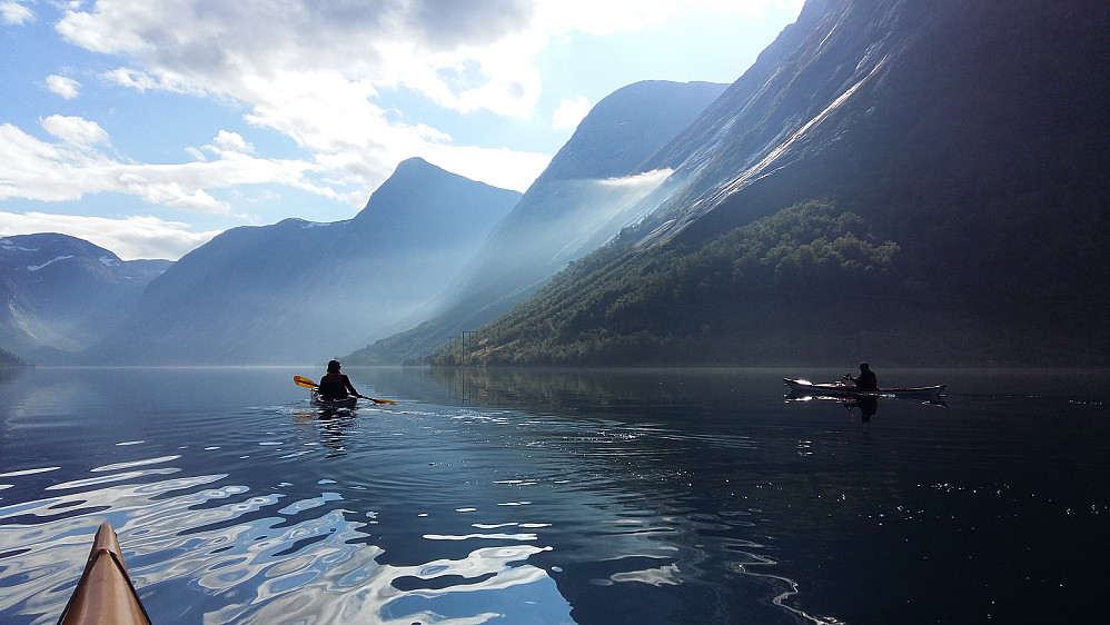 Kjøsnesfjorden er nydelig å padle...