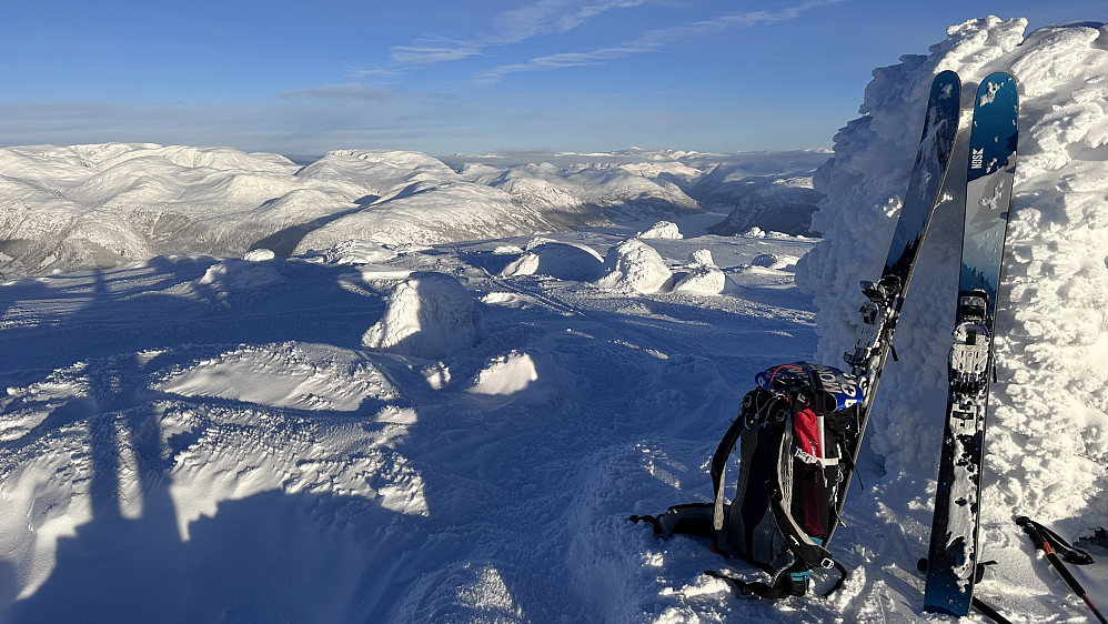 Stille ved toppvarden på Sanddalsfjellet! 