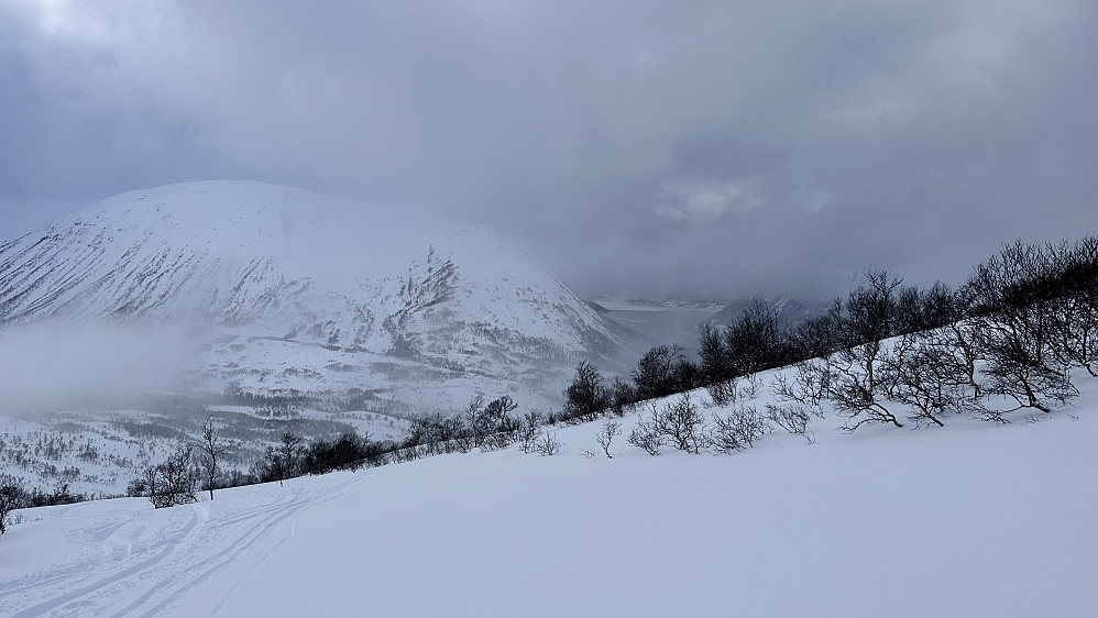 Mot Olahansfjellet og kø med glade turfolk