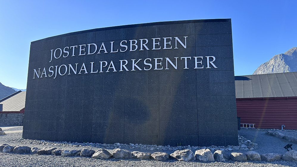 Etter å ha sett den lille yngre si interesse av natur finesser. Blir eg alltid glad for å sjå det som viser fokus på å ta vare på Nasjonal skattane våre. Det er ingen selfølge lengre...