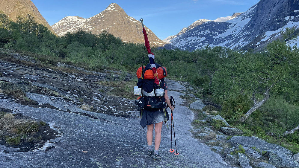 Eit flott turområde og tilrettelagde stier til Vetledalseter med majestetiske Strynekåpa 1543 moh i framgrunn. 