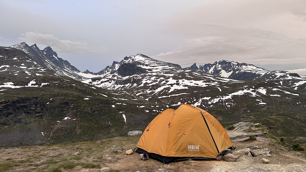 Test av nytt telt i dei gjevaste omgivelser! 