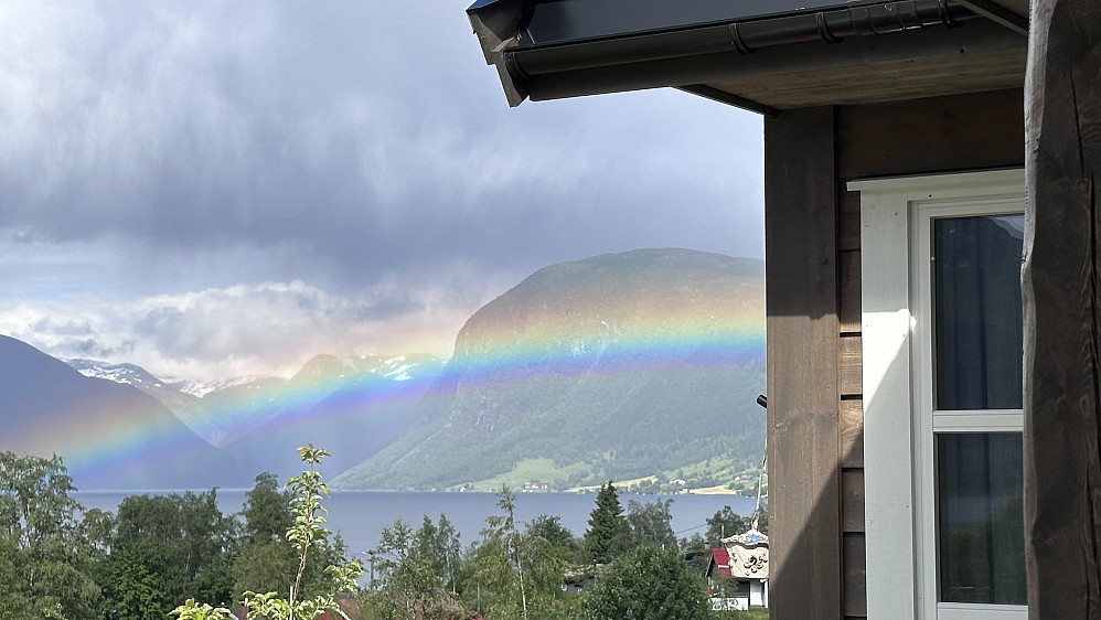 Nydelig regnbue ved Orkja ifrå Rabben