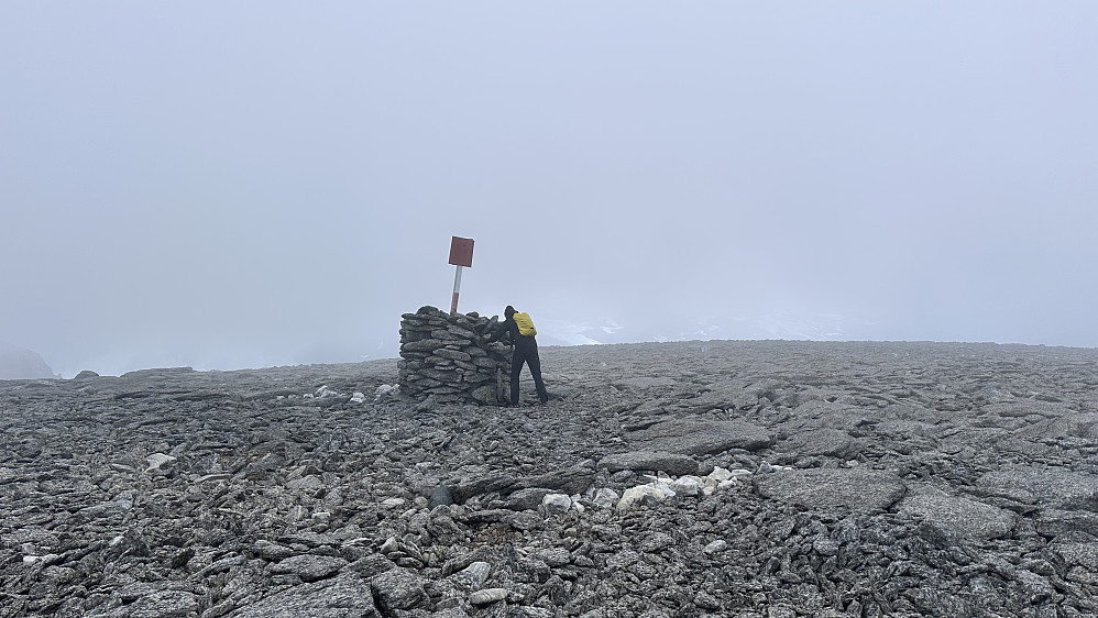 Varden på Torvfjellet 1706 hadde fått hard medfart av lyn
