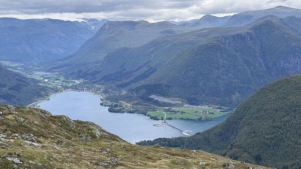 Fyllingene i Kjøsnesfjorden synast godt på lang lei! 