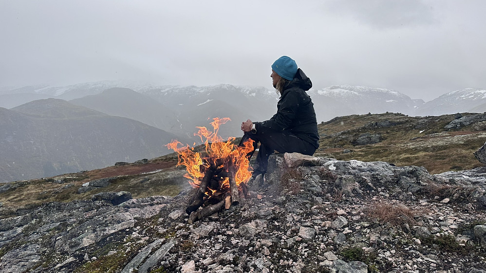 Med også NOK EIN GONG eit STORT NEI til GONDOLBANE i Kjøsnesfjorden inntil Jostedalsbreen Nasjonalpark med eit steinkast! 