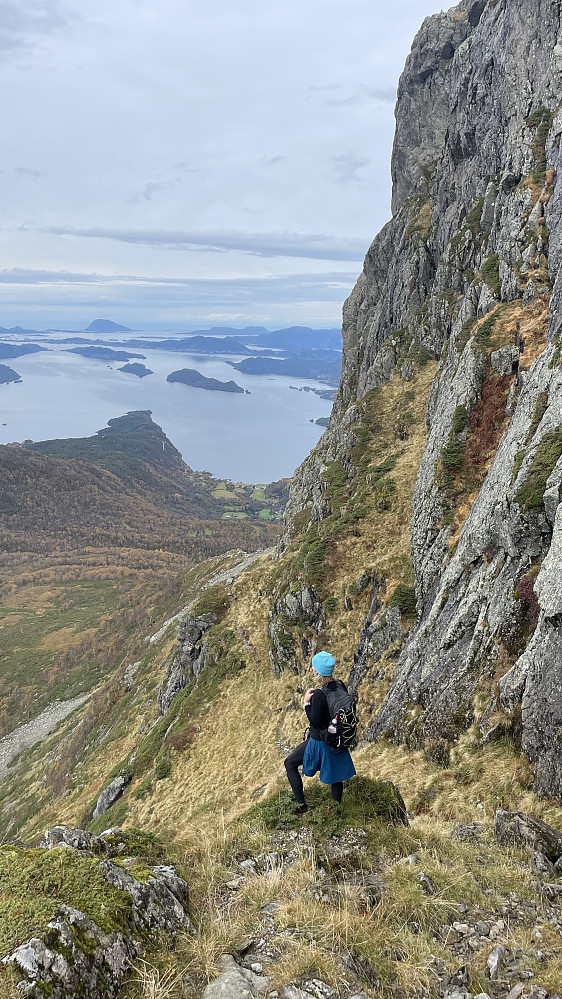 Nydelig sti til dette fjellmassivet! Første gang eg gjekk den var det nysnø mot toppen!