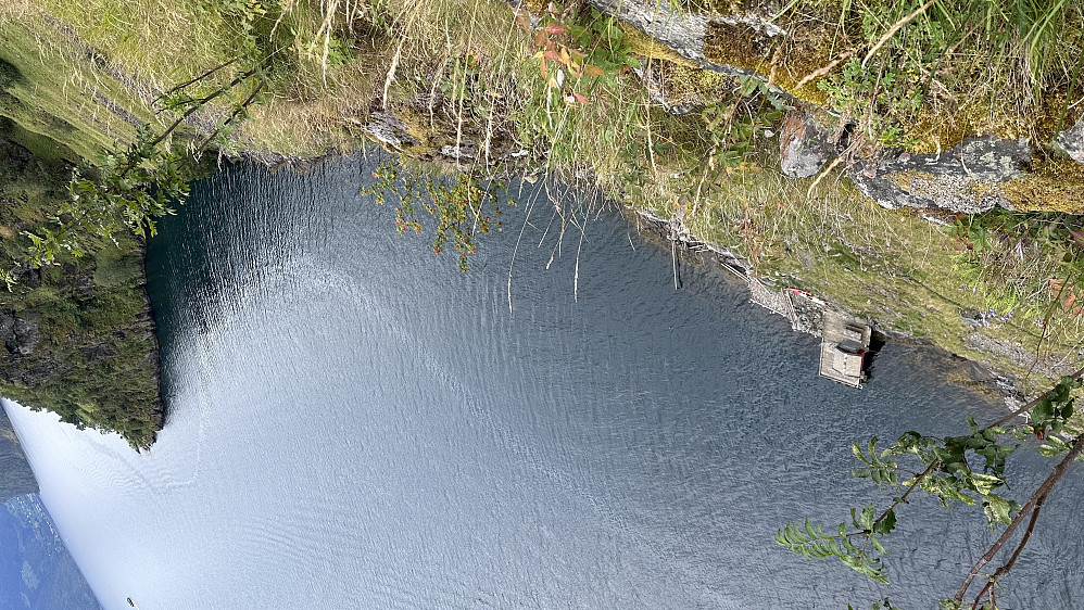Bratt ned til fjorden & framkomst! 