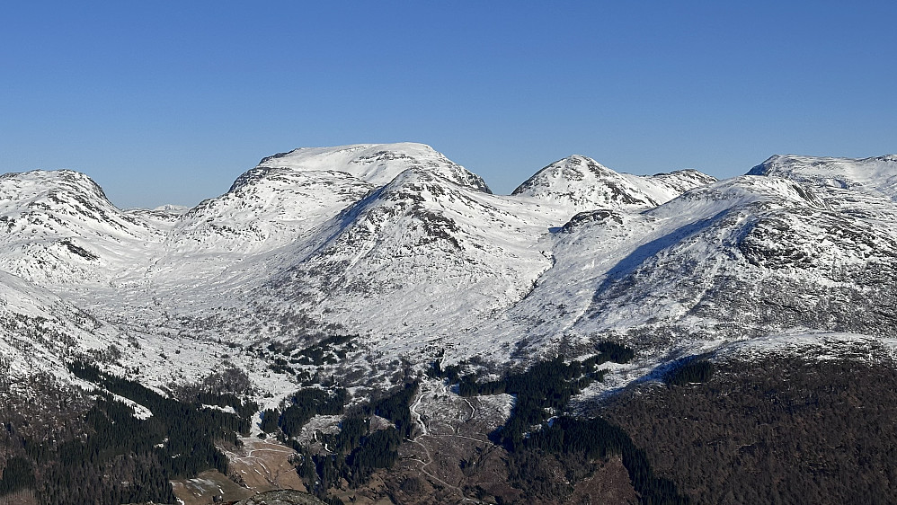 Skjorta og Snødronning fjella til N. Astrup 