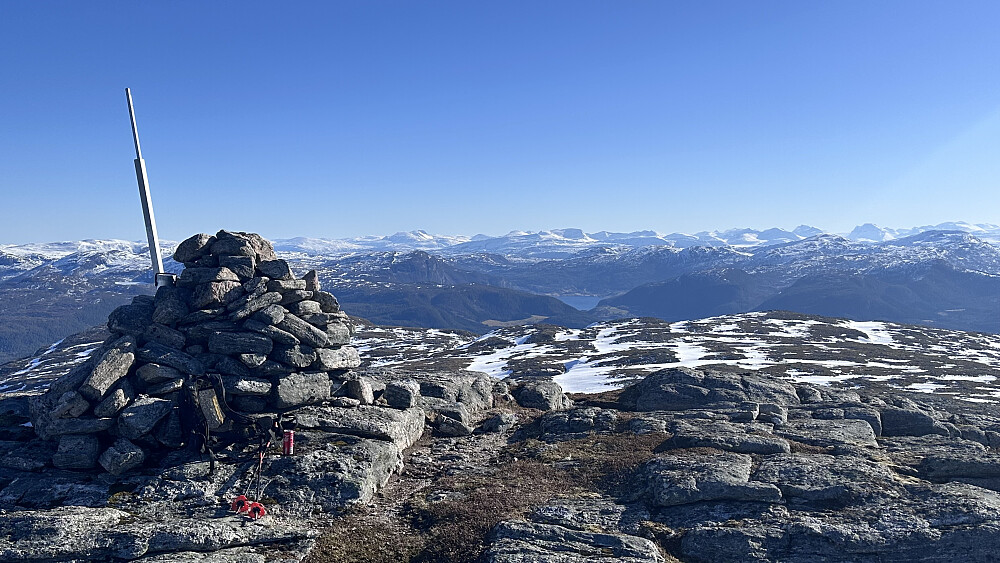 Ifrå varden på Korsbekkfjellet 694 moh