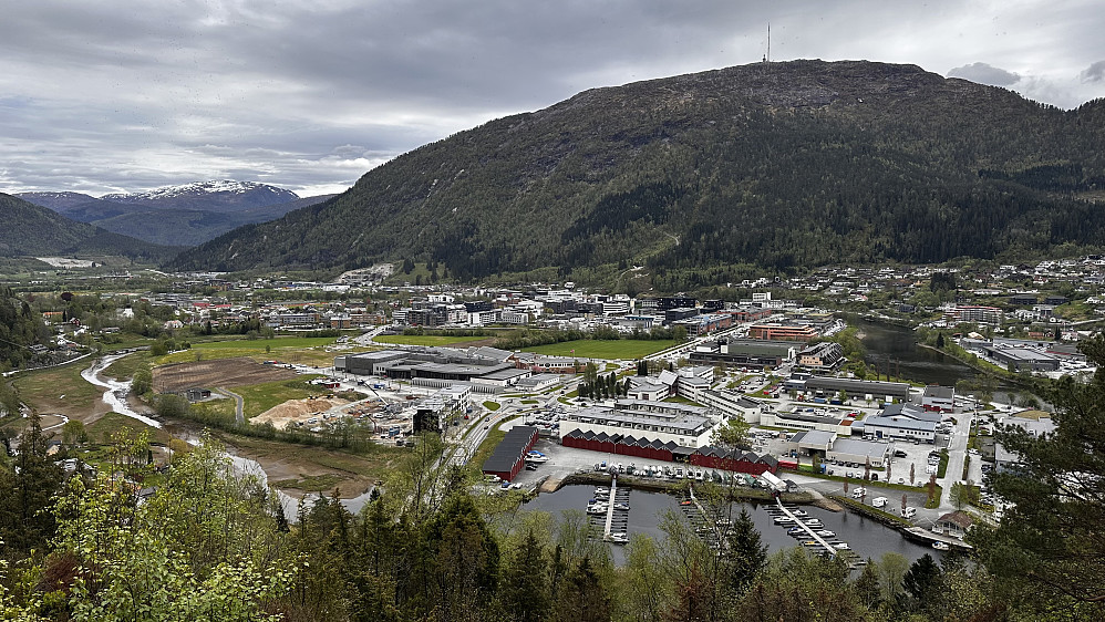 Førde med Hafstadfjellet