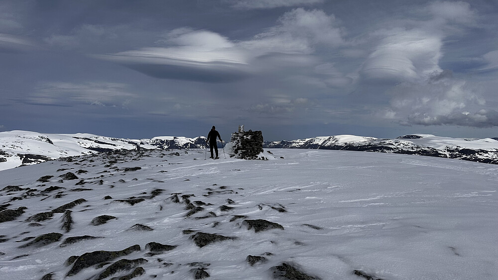 Ifrå Hanekammen og varden