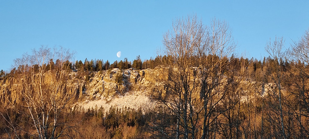 Månen over Kolsås