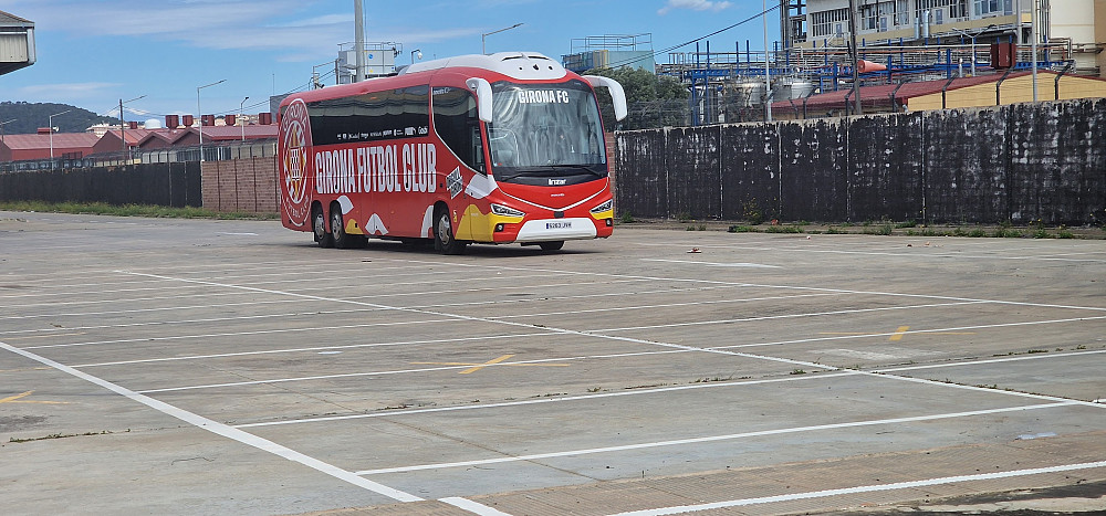 Passerte bussen til FC Girona. Santa Susanna ligger jo midt mellom Barcelona og Girona