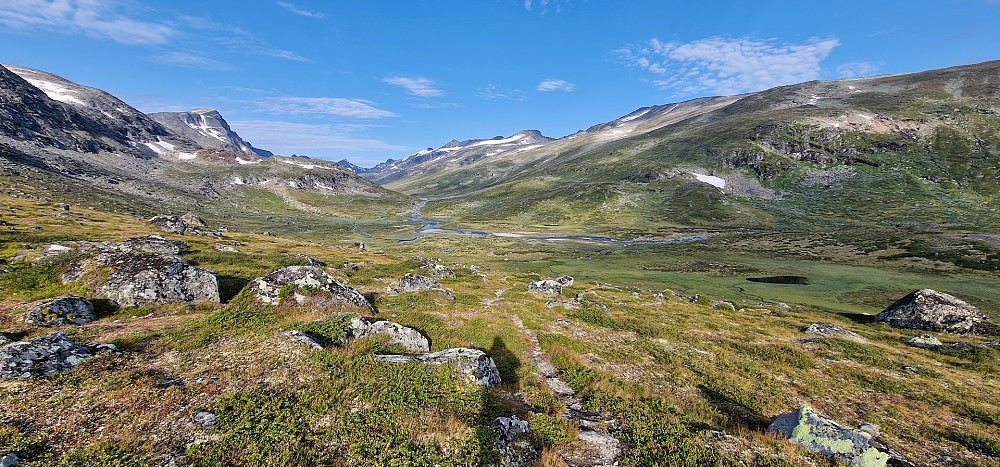 Ned i vakre Leirungsdalen og klar for vading