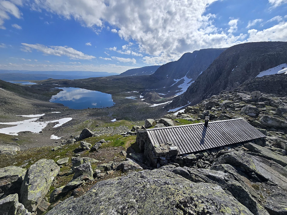 Lordehytta over Midtre Folarskardstjern