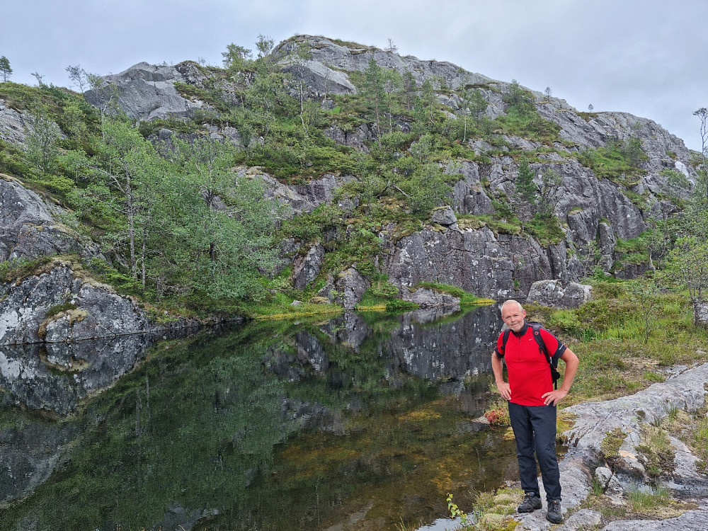 Mange små vann på veien