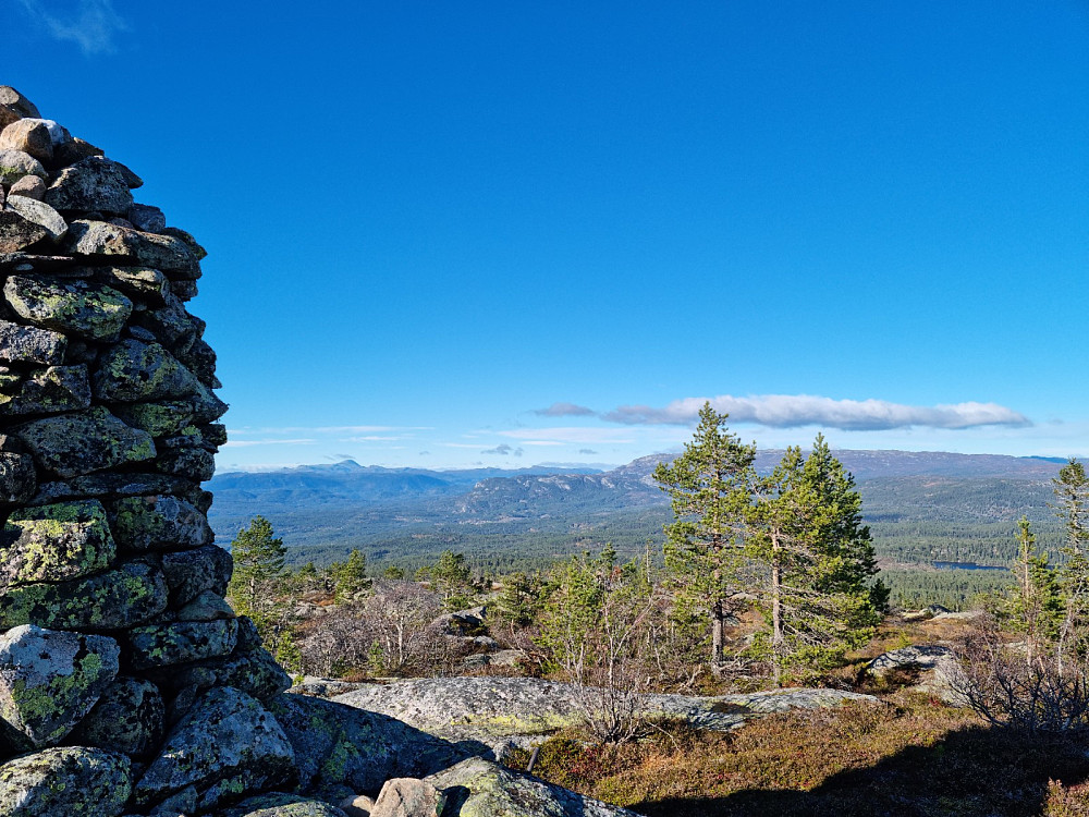 Utsikt i retning Gaustatoppen fra toppen 