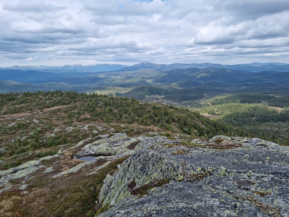 Vehuskjerringa og Raulandsfjellene i sikte