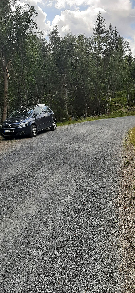 Her parkerte jeg. Stistart rett bak bilen.