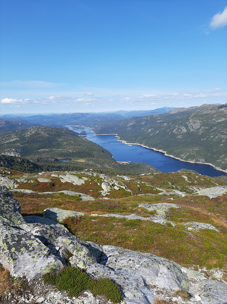 Utsikt mot Sundsbarmvatn.