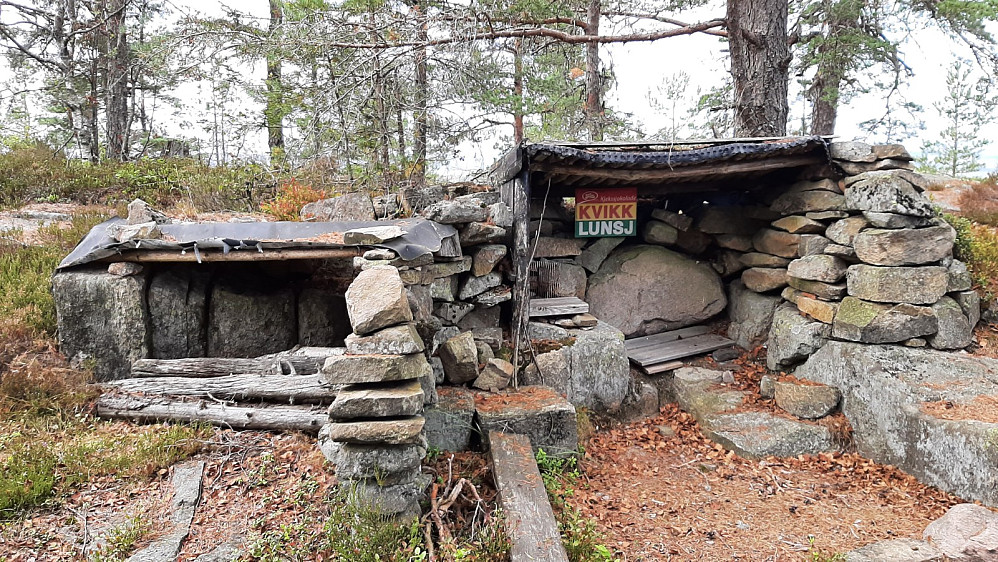 Gapahuk rett etter toppen av Bambleåsen