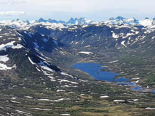 Svevande over Yksndalen ..