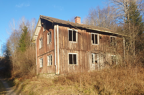 Mange slike tørp måtte ofres for maktas folkhems- les boligblokkvisjon.