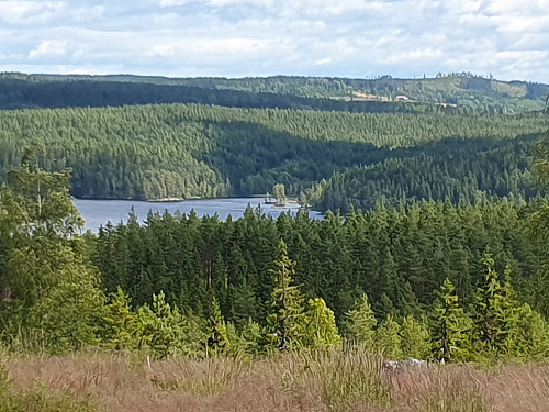 Ulvsjön, og litt av finnebygda Ängen i bakgrunnen
