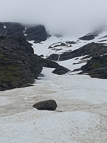 Snøflanker og laus ur opp mot der sikta forsvinner